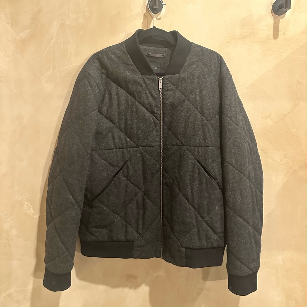 Soft dark grey / black bomber